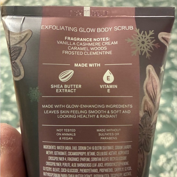 Bath & Body Works  🆕 4 Pc Set Snowflakes & Cashmere Full Sizes ❄️ - Picture 2 of 4